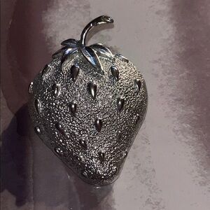 Sarah Coventry Vintage Strawberry brooch